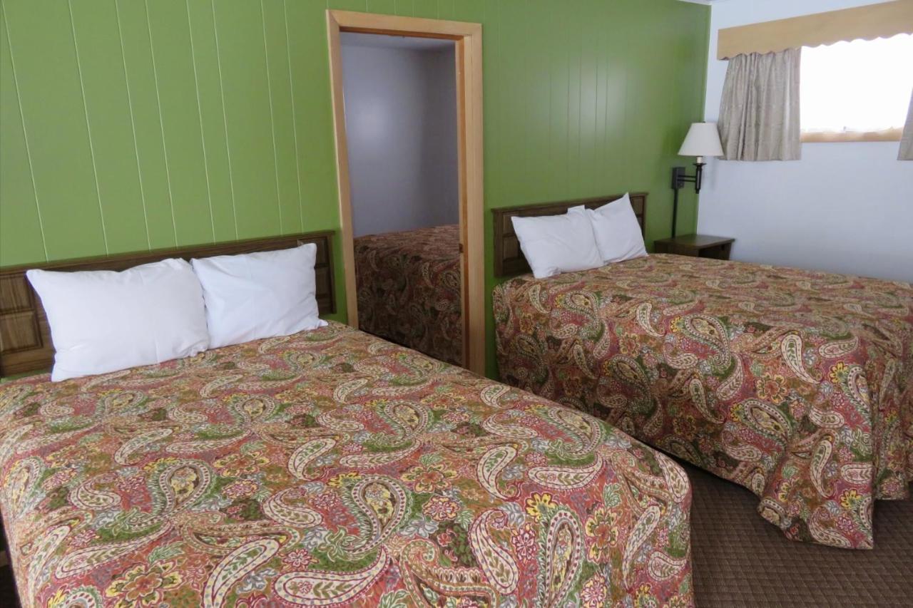 Cedars Motel Ironwood Exteriér fotografie