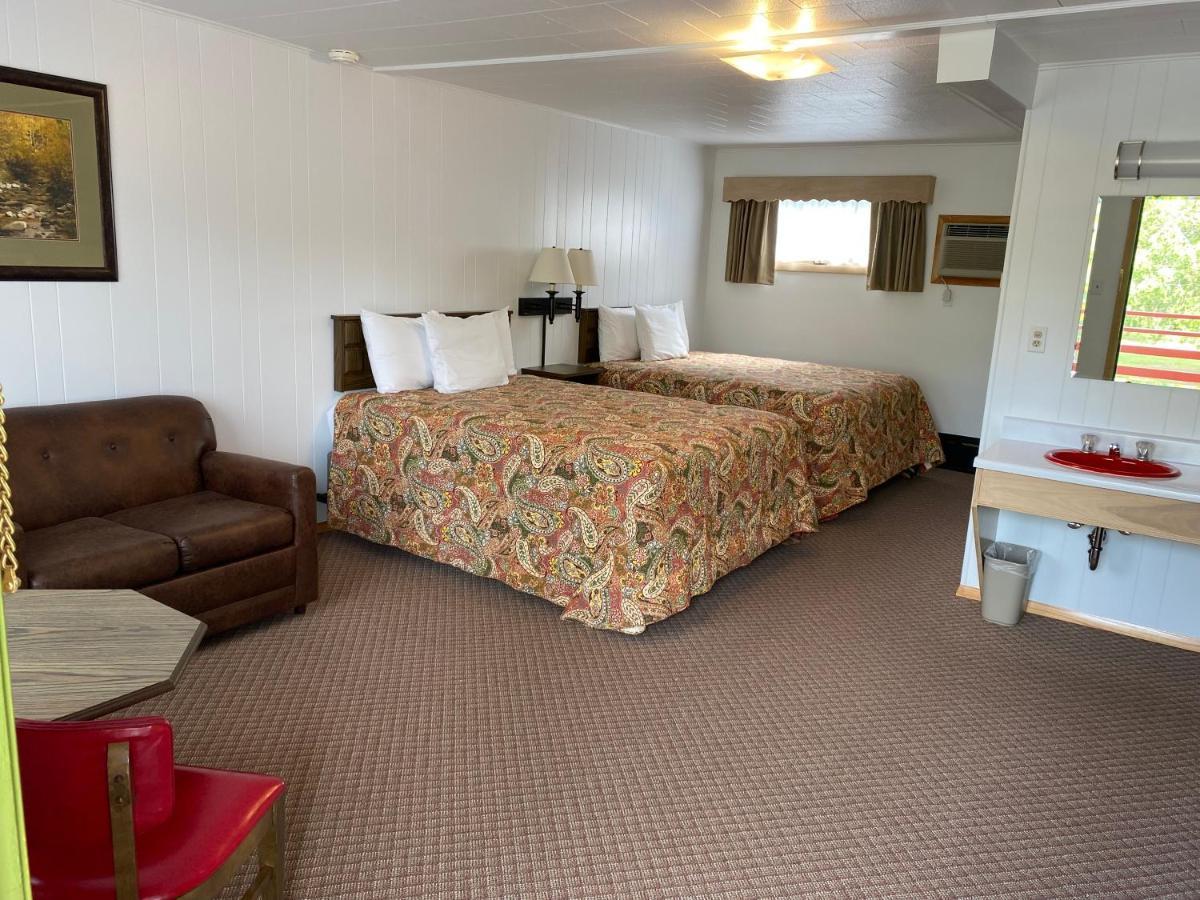 Cedars Motel Ironwood Exteriér fotografie