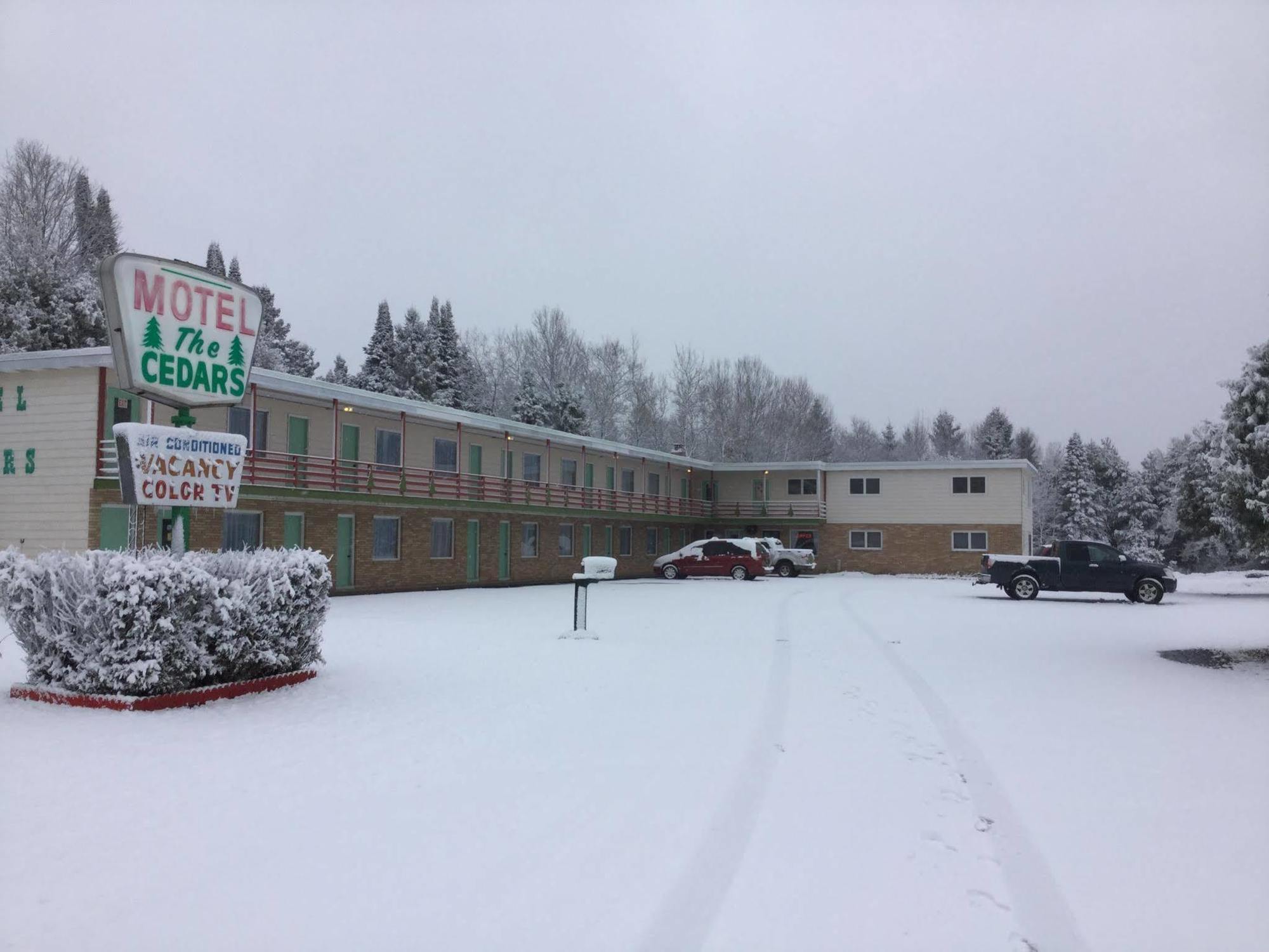 Cedars Motel Ironwood Exteriér fotografie