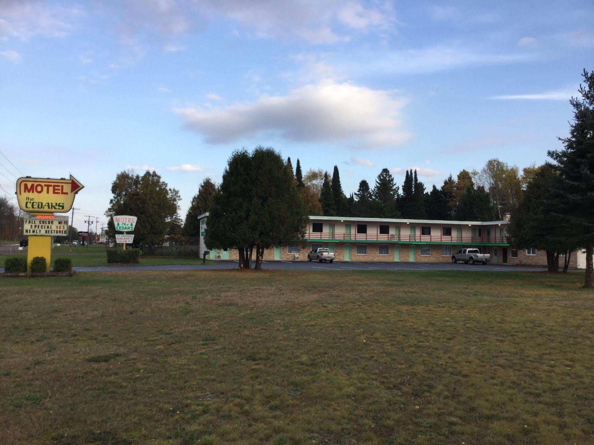 Cedars Motel Ironwood Exteriér fotografie
