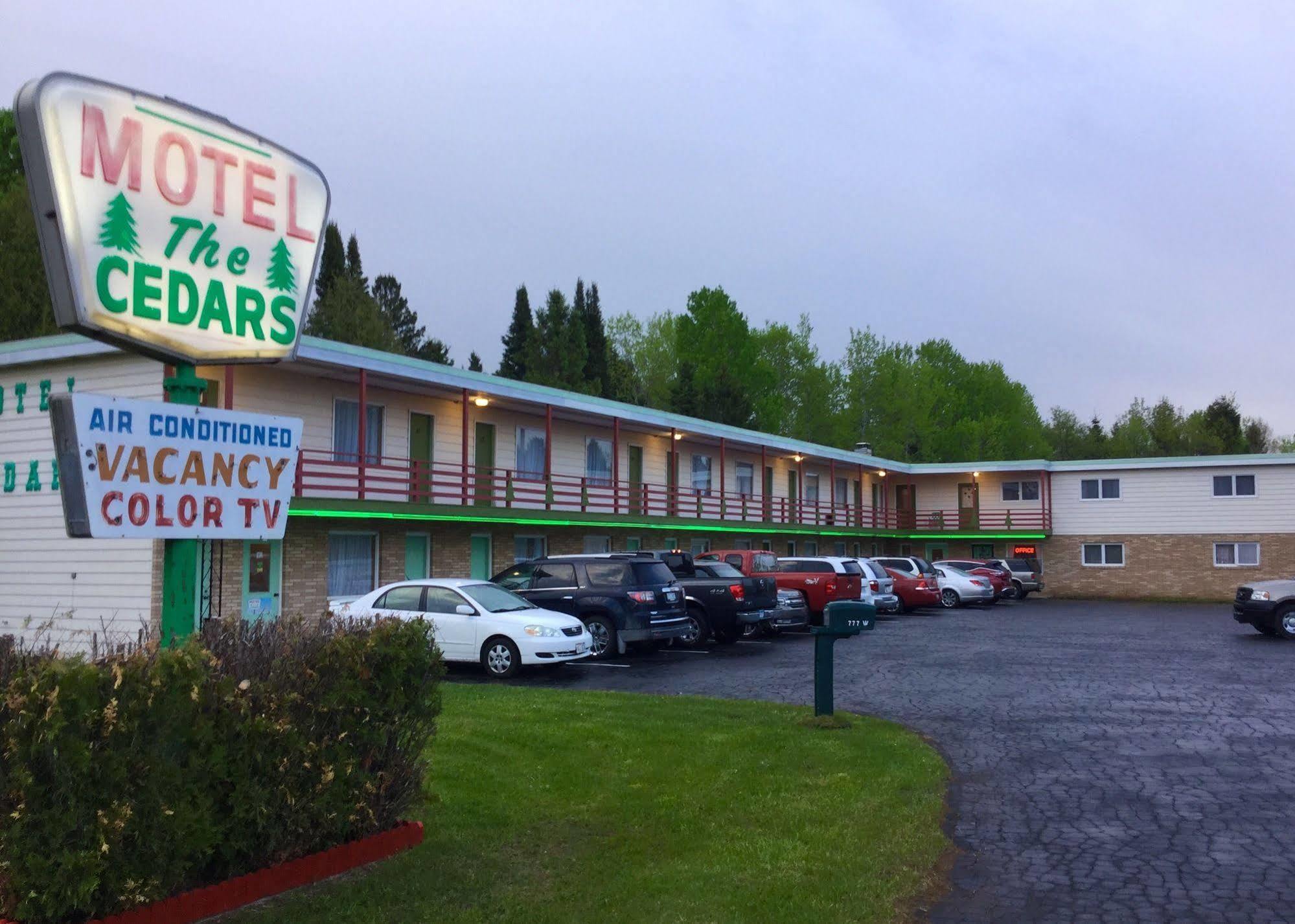 Cedars Motel Ironwood Exteriér fotografie
