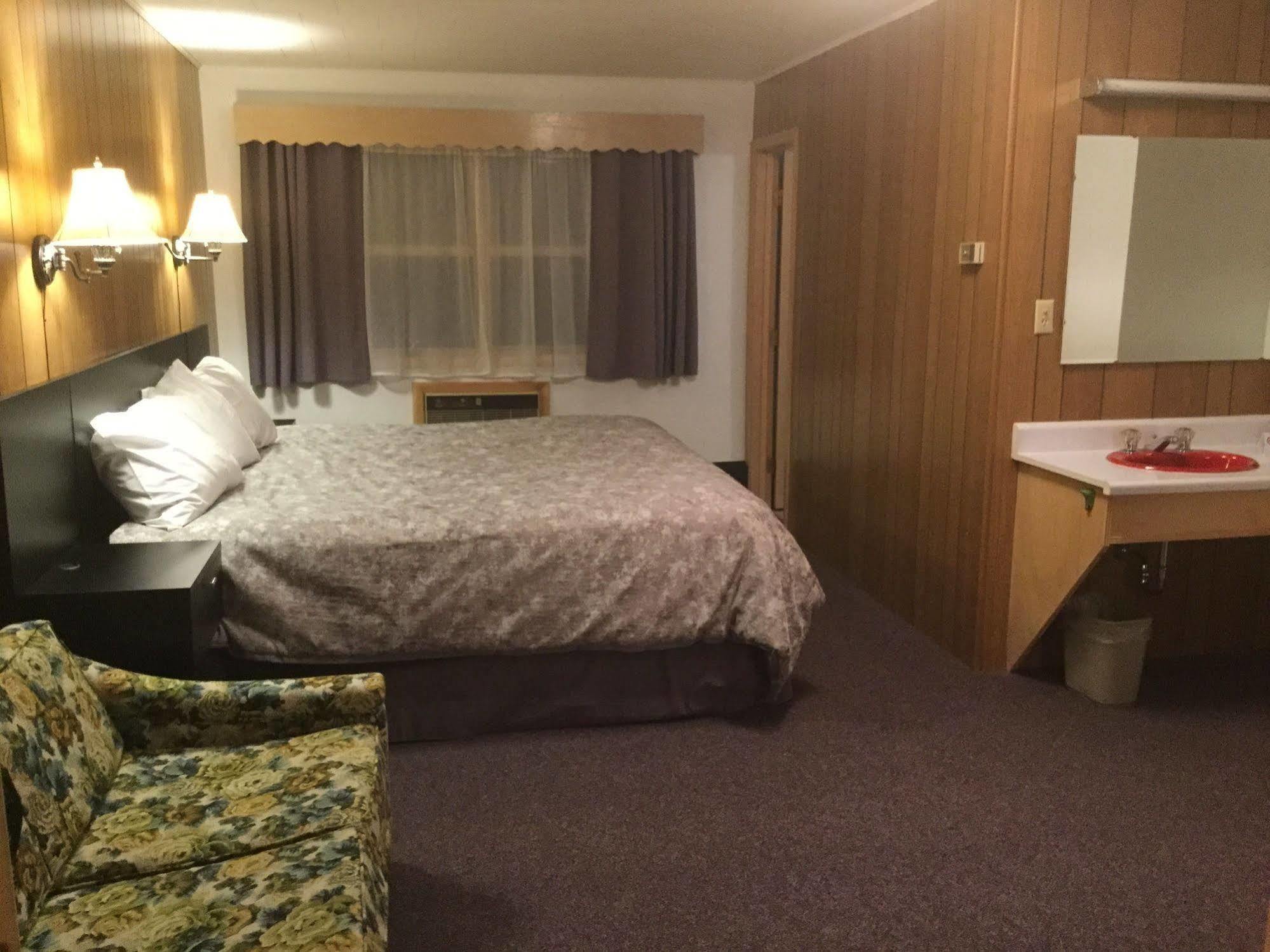 Cedars Motel Ironwood Exteriér fotografie